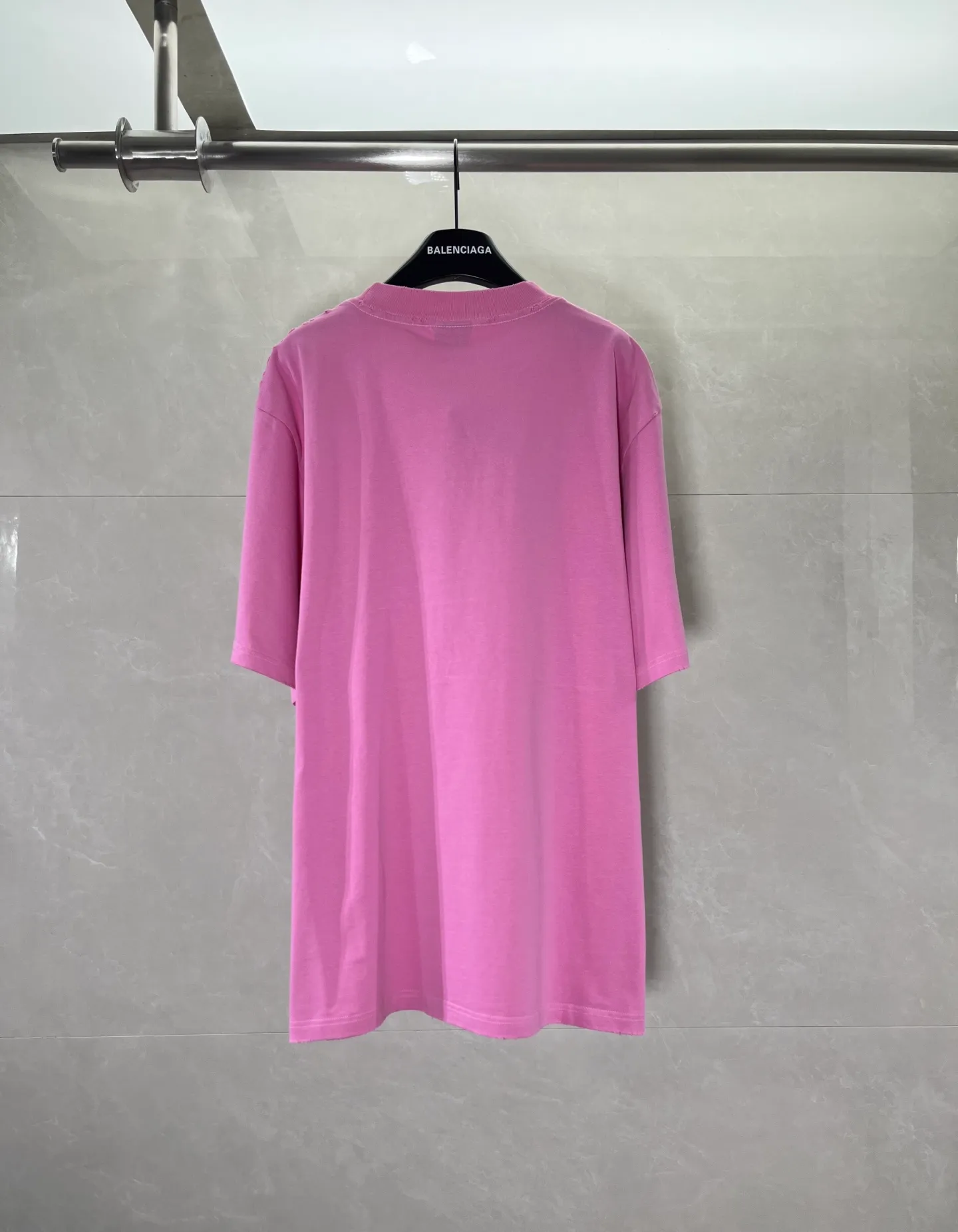 P115💰 -BALENCIAGA- 、 300 . Retro 、 、 、 not been done 、 ，Retro ， 15s ; 32s 。 、Breathable 、 Wear-Resistant ， 。Retro ， Retro ， ， 。 ， ， ， 。 notbeen done ， ， ， 。 ， 、 ， ， 。 ， ， ， 、 。 。 ， 。 oversize ，oversize ， ， ， 、 、 ， 。 ， ， 。 :Pink Sizes:XS-L